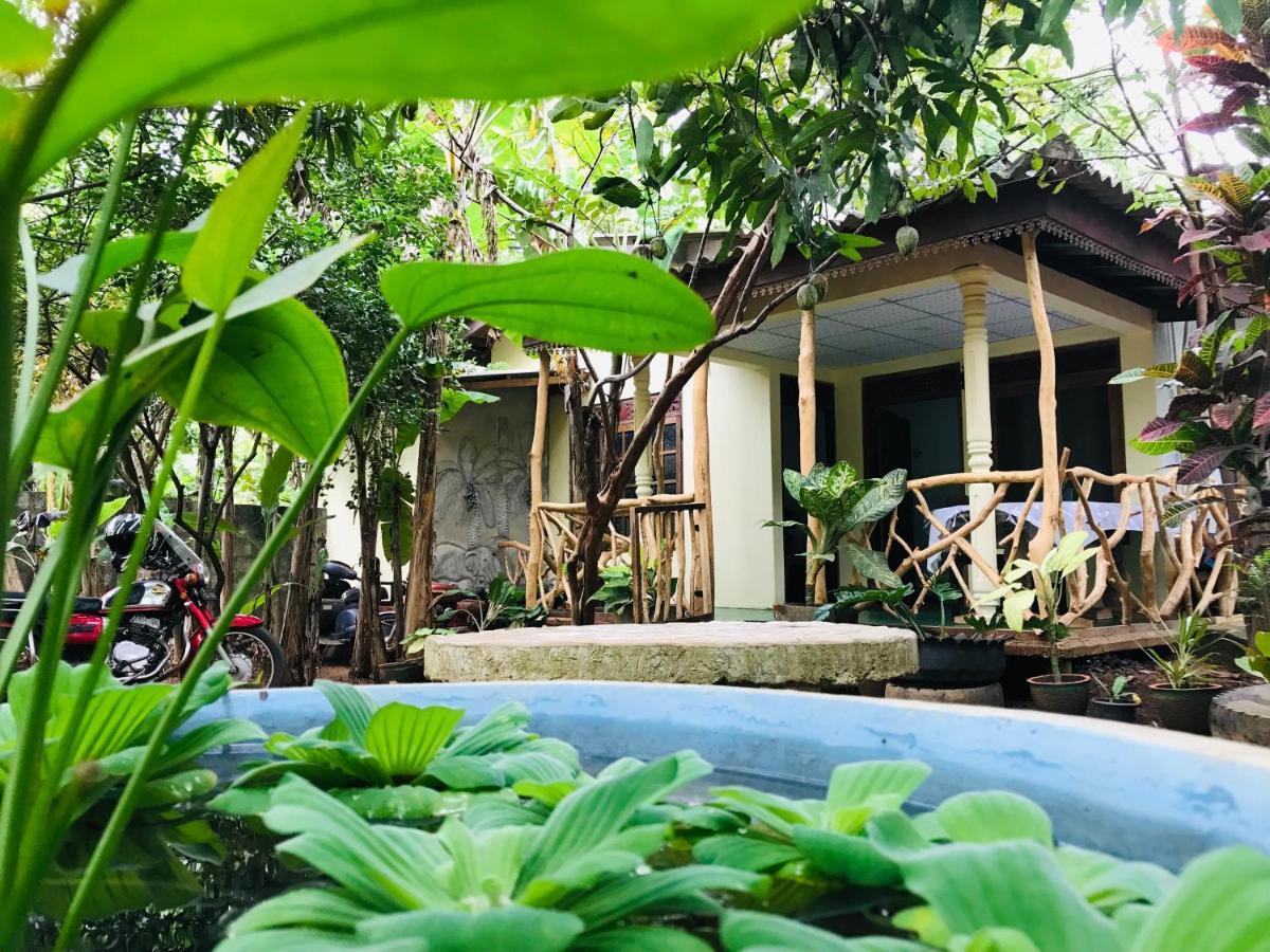 Green Garden Resort Habarana Exterior foto